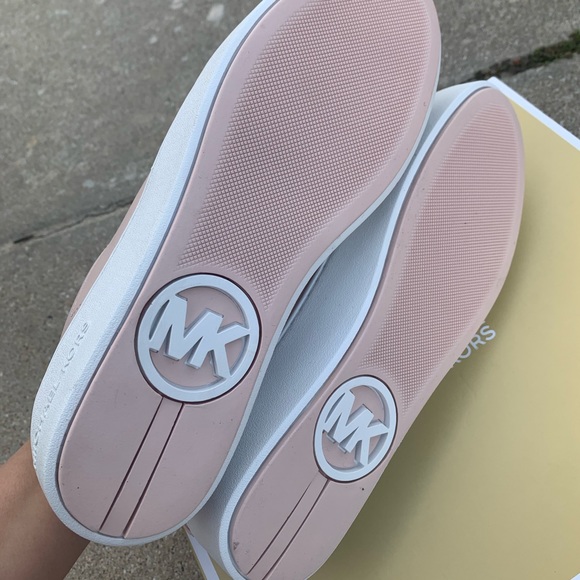 New MK shoes 💖 - Picture 7 of 8